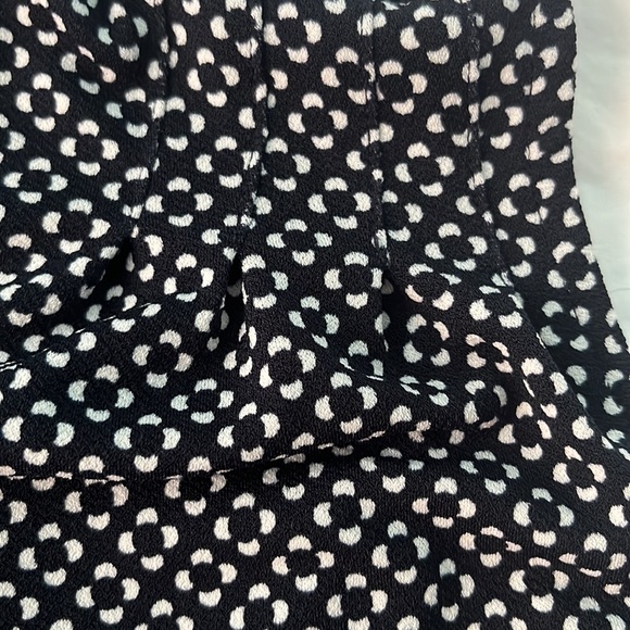 Ann Taylor Top, Size M - Picture 7 of 7